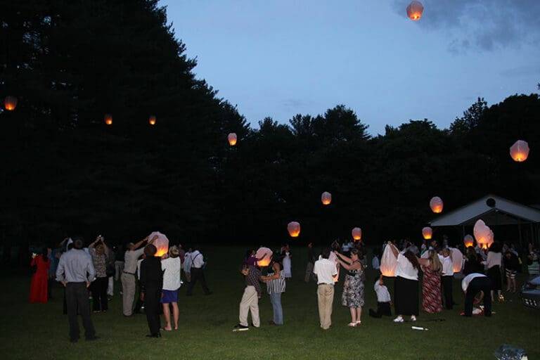 Japanese-lanterns-mother-son-banquet-6532